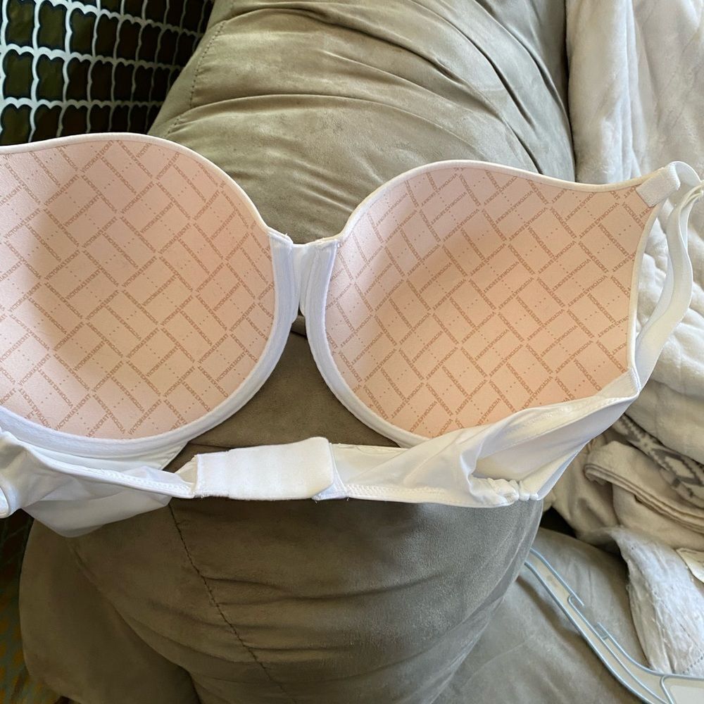 Victoria’s Secret Perfect Coverage Bra 34DD White Padded Underwire - Picture 3 of 6